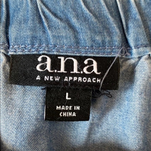 a.n.a Jean Off Shoulder Floral Embroidered Top L - Picture 6 of 11